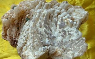 天然管状葡萄玉髓：亿万年溶洞孕育的奇石瑰宝