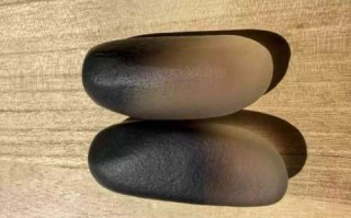这是金丝玉·宝石光（黑皮宝石光，戈壁籽料）