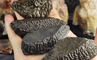 皱纹石养护方法，防止皱纹石缝隙积污风化