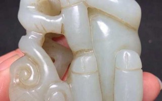 明清白玉圆雕童子把件：从材质与工法读懂古玉小品的收藏内核