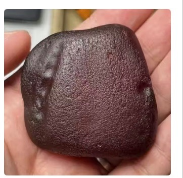 素皮藏时光，一握润流年——天然全皮蜜蜡手把件典藏记