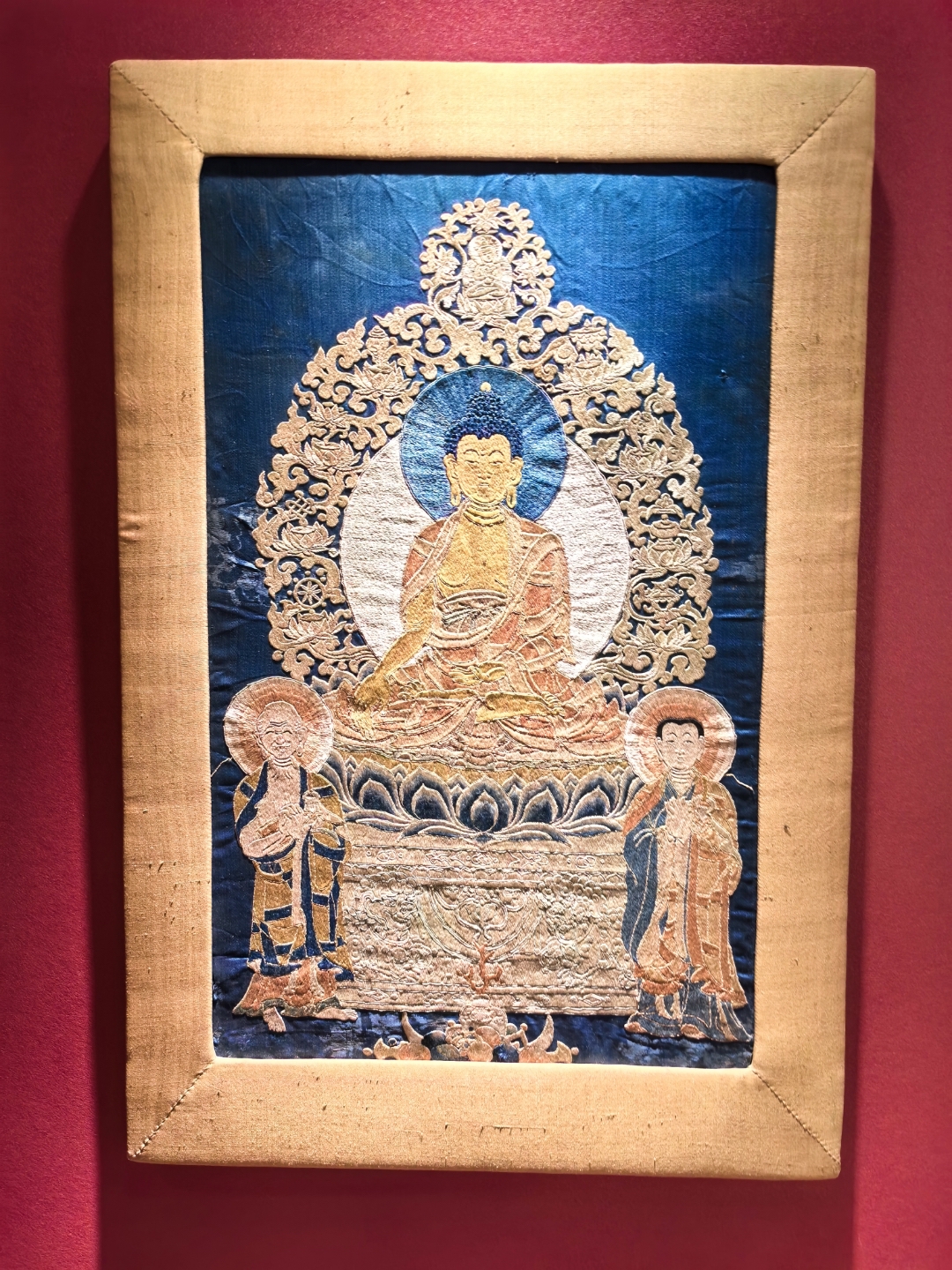 清代噶玛噶孜画派山水唐卡：诗意空灵的雪域艺术瑰宝