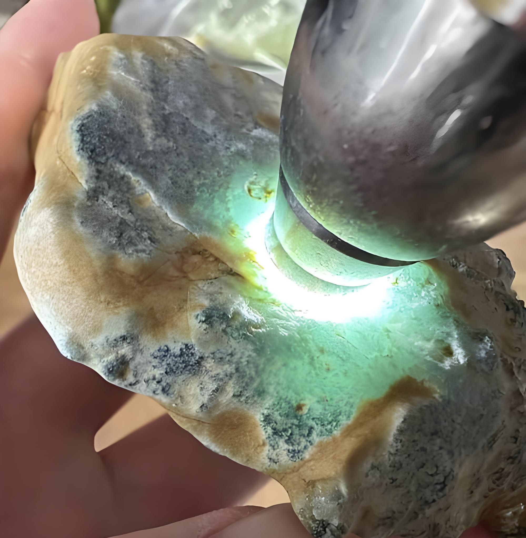 翡翠基础种水划分，玻璃种、冰种、糯种、豆种、油青种特征详解