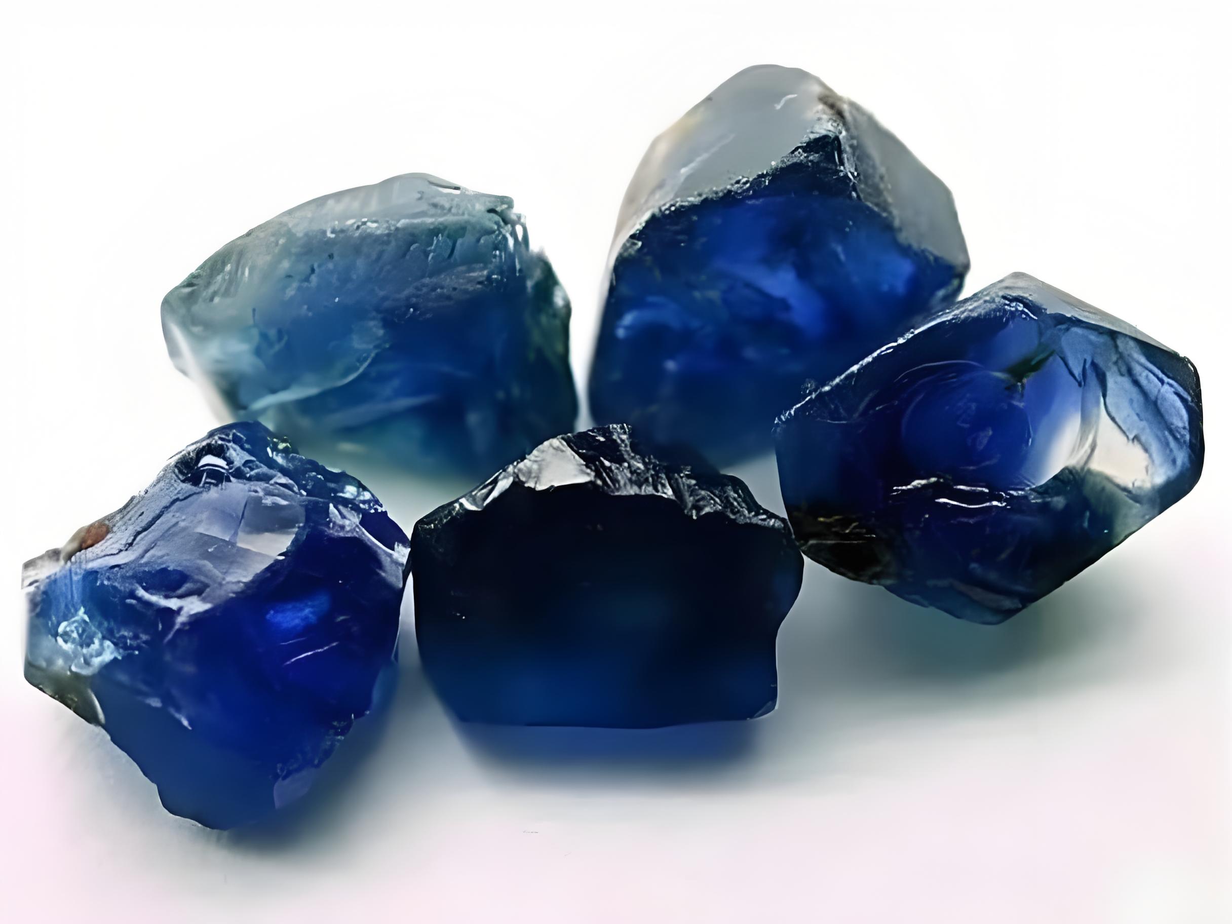 蓝宝石千年传世宝石：帝王蓝宝，沉稳祥瑞的贵族珍宝