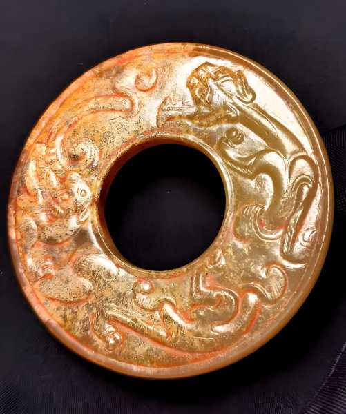 古玉瑞兽纹玉璧鉴赏与真伪辨析