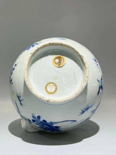 青花四季花鸟纹蒜头瓶｜陈设佳器，器型、青花、底胎需综合研判，收藏谨防高仿。