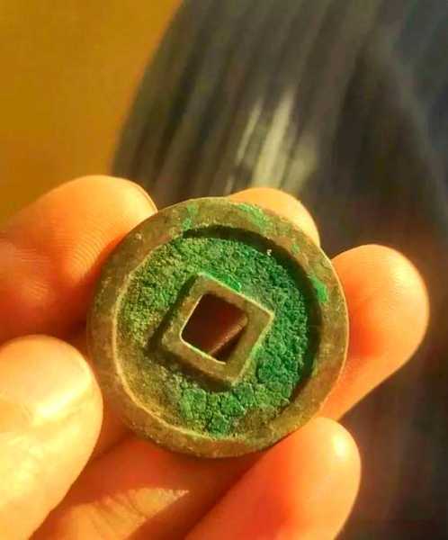 古钱币鉴定误区，别单凭锈迹断真假