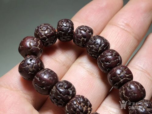 藏器鉴定核心误区，切勿单凭色泽判断年份