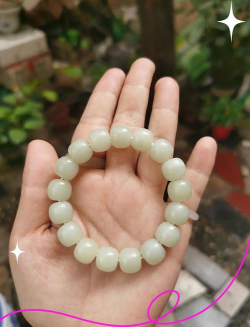 俄料玉石油性辨析，天然油润质感与抛光打蜡仿油差异