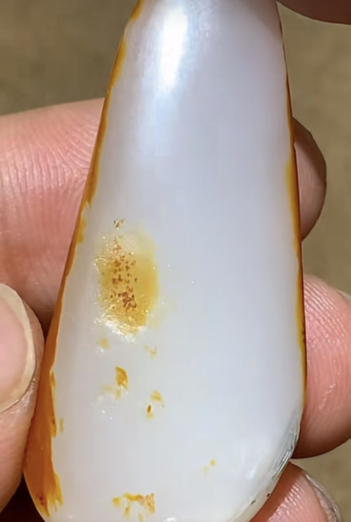 老俄玉雕工断代鉴赏，传统手工工艺与现代机雕差异