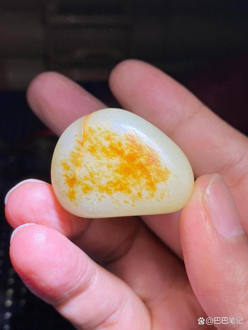 籽料毛孔真伪甄别,自然河道风化毛孔与人工喷砂破绽 籽料毛孔真伪甄别,自然河道风化毛孔与人工喷砂破绽