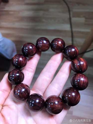 海南黄花梨紫油梨特征,高密度料的产地与外观特点 海南黄花梨紫油梨特征,高密度料的产地与外观特点