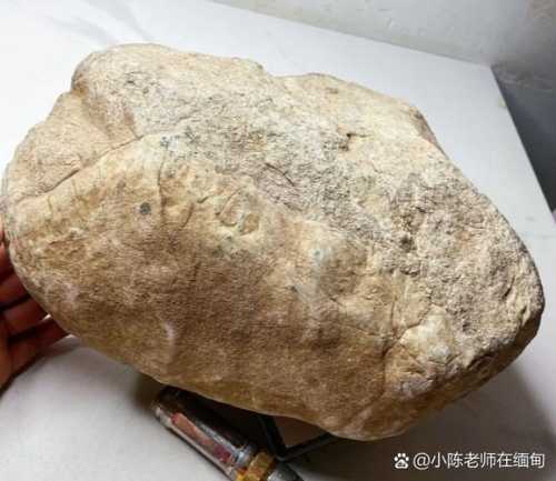 老藏家玩原石心得，普通爱好者如何理性入手原石