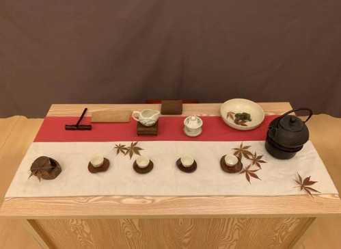 茶席设计避坑，器物堆砌会破坏茶席氛围感